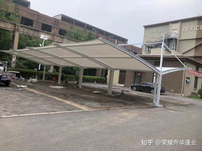 工厂完成,减少现场施工时间,可与下部钢筋混凝土结构或构件等同时进行